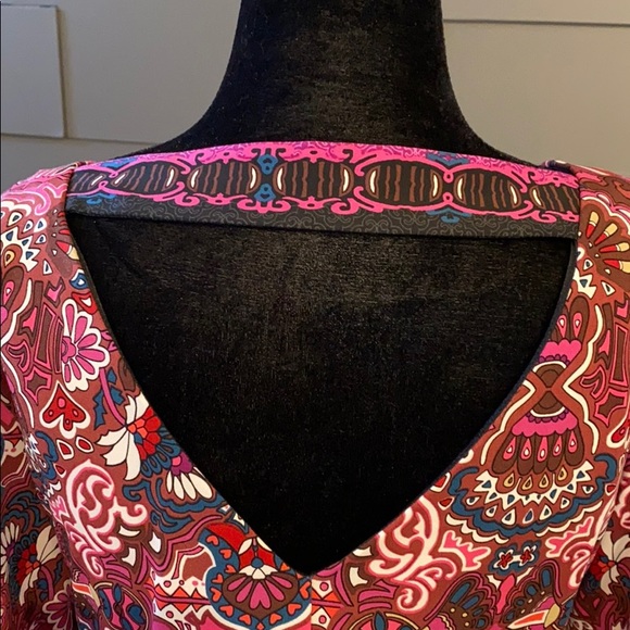 NWOT Bell Sleeve Shift Dress - Picture 6 of 7